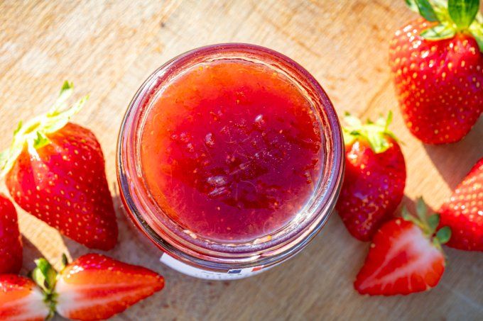 Confiture artisanale fraise rhubarbe