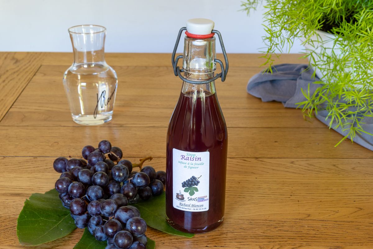 Sirop de raisin infusé à la feuille de figuier